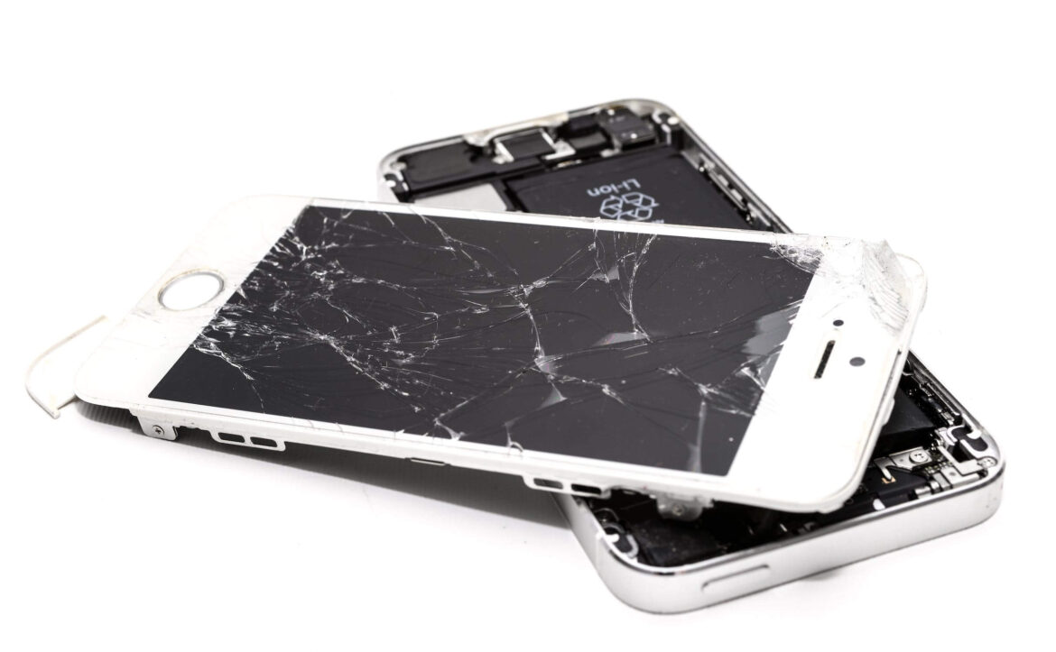 technology-telephone-mobile-smart-1388947_1 iphone e-waste